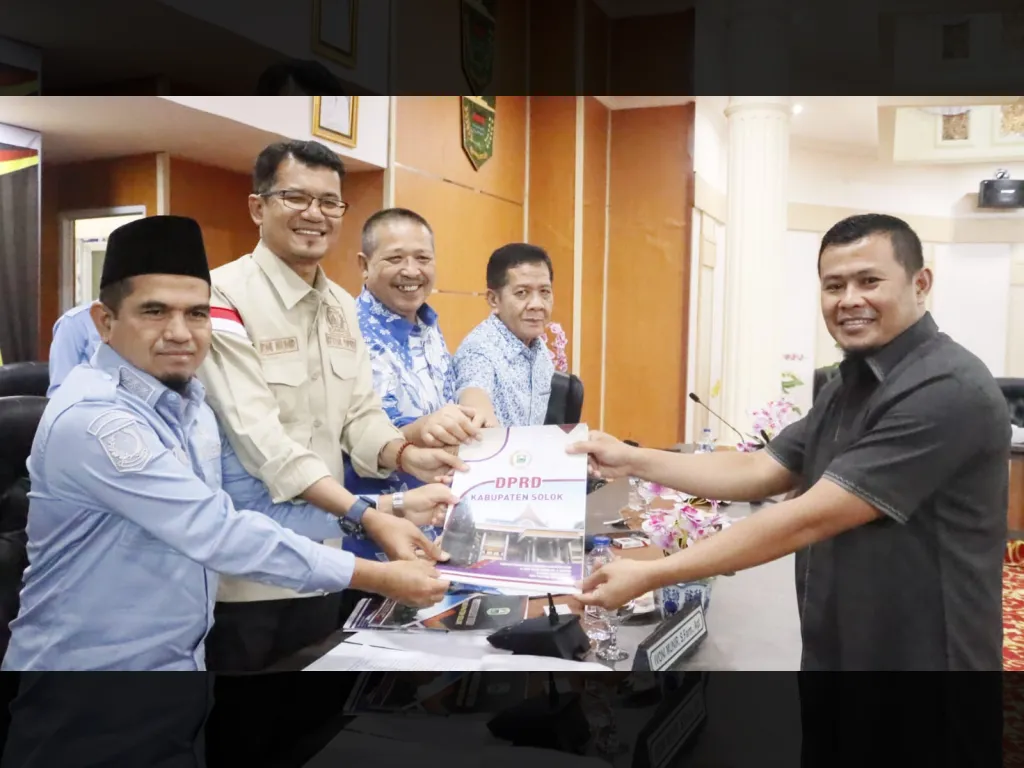 Gelar Paripurna, DPRD Kabupaten Solok Sampaikan Laporan Reses dan Pembukaan Masa Sidang III